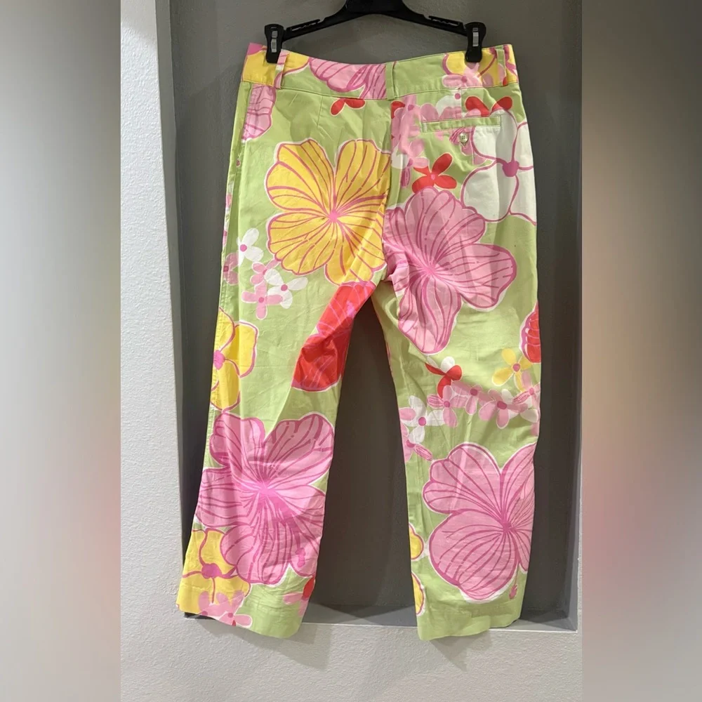 Vintage Lilly Pulitzer Pink, Yellow, Green Hibiscus capris.